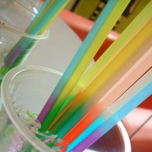 神奇的變色吸管