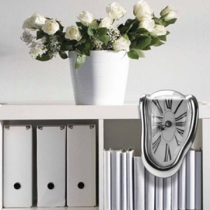 “融化”的鐘表