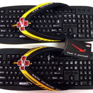 搞怪的鍵盤拖鞋